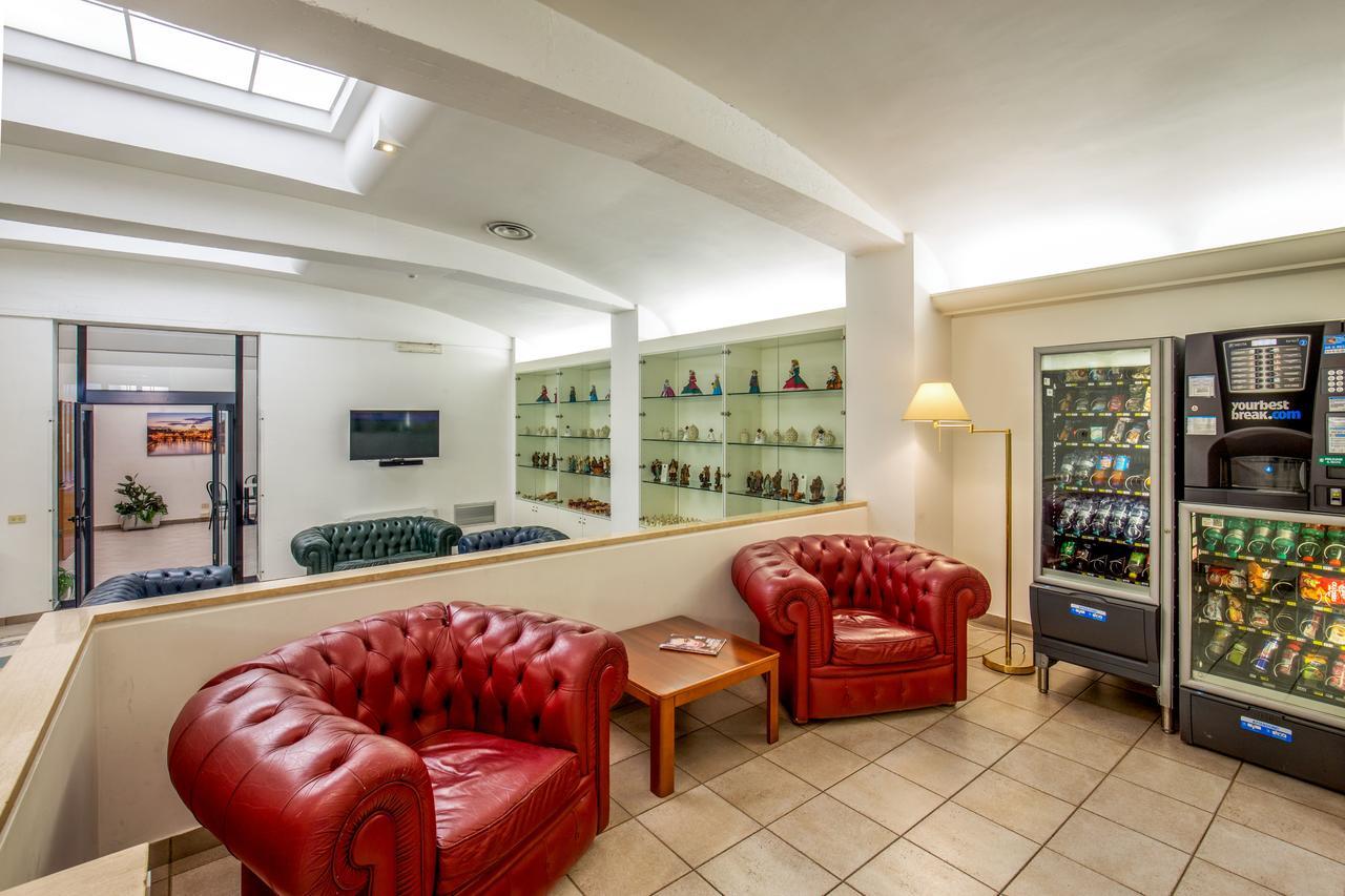Hotel Casa Per Ferie Santa Maria Alle Fornaci Roma